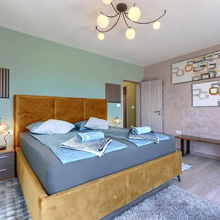 Villa Serenissima By Interhome