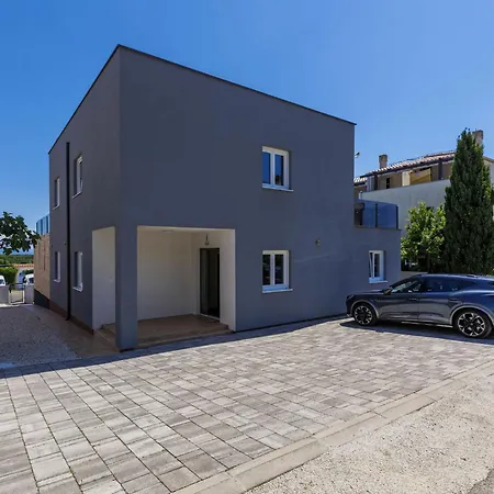 Serenissima By Interhome *